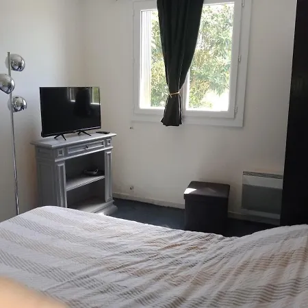 Nid Douillet A Apartment