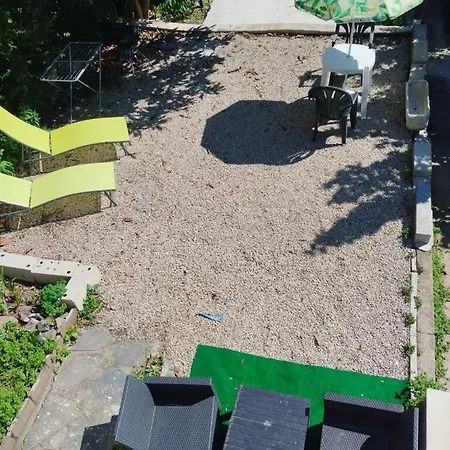 Nid Douillet A * Cransac